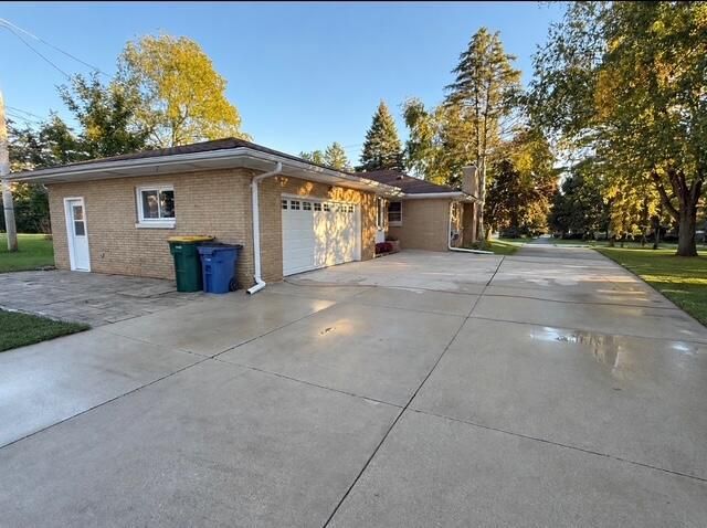 3472 E Ryan ROAD, Oak Creek, WI 53154