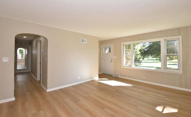 3472 E Ryan ROAD, Oak Creek, WI 53154