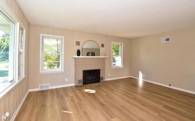 3472 E Ryan ROAD, Oak Creek, WI 53154