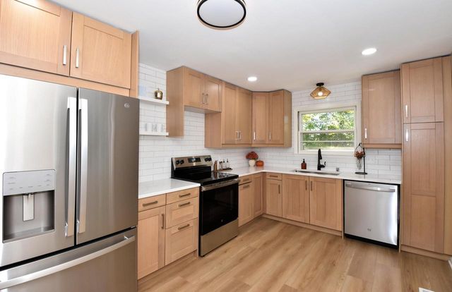 3472 E Ryan ROAD, Oak Creek, WI 53154