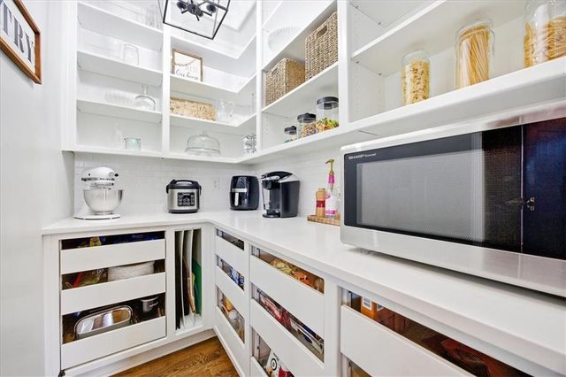 12512 S Gleason Road, Olathe, KS 66061