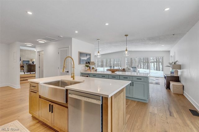 12306 The Bluffs, Strongsville, OH 44136