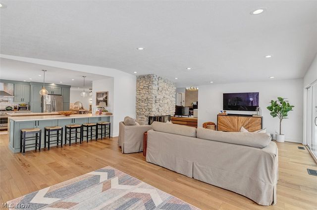 12306 The Bluffs, Strongsville, OH 44136