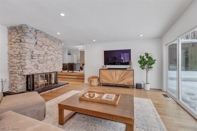 12306 The Bluffs, Strongsville, OH 44136