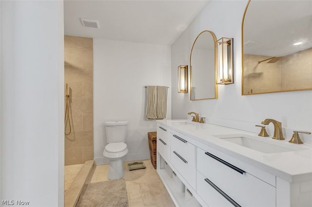 12306 The Bluffs, Strongsville, OH 44136