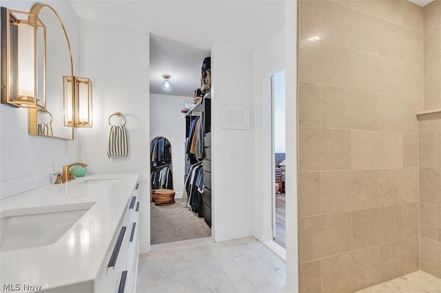 12306 The Bluffs, Strongsville, OH 44136