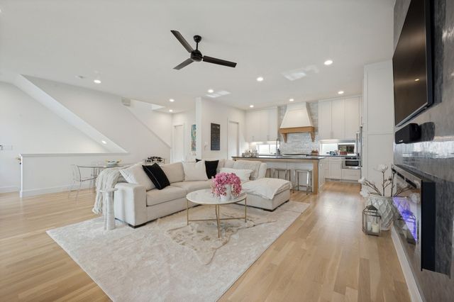 4220 Hawthorne Avenue 103, Dallas, TX 75219
