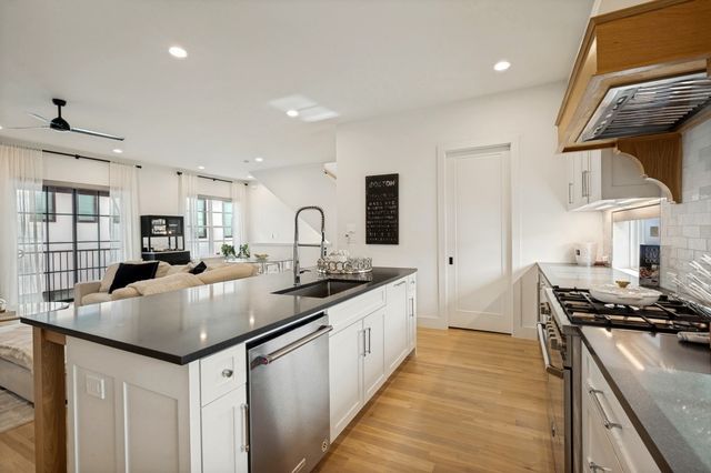 4220 Hawthorne Avenue 103, Dallas, TX 75219