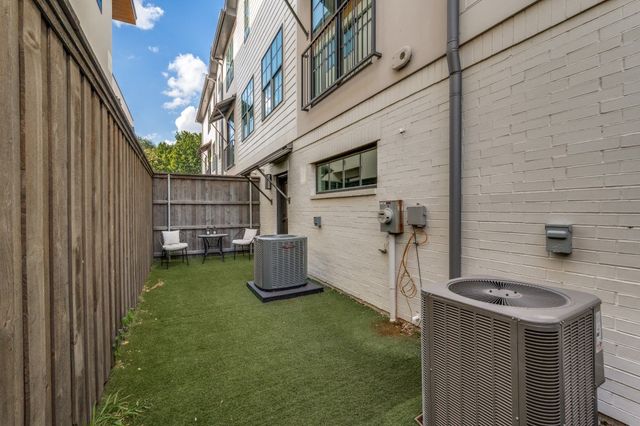 4220 Hawthorne Avenue 103, Dallas, TX 75219