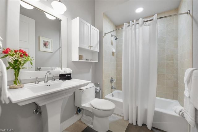 1124 Longifolia CT, Captiva, FL 33924