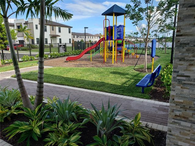 967 NE 211th Street, Miami, FL 33179
