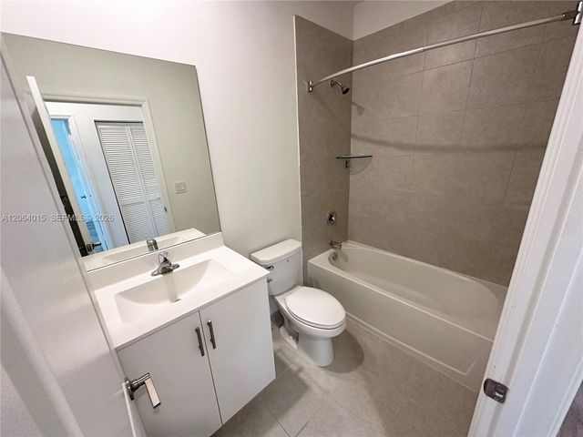 967 NE 211th Street, Miami, FL 33179