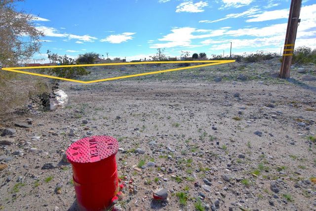 1570 Arctic Avenue, Thermal, CA 92274