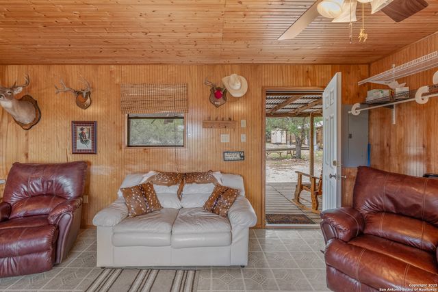 932 Shin Oak, Menard, TX 76859