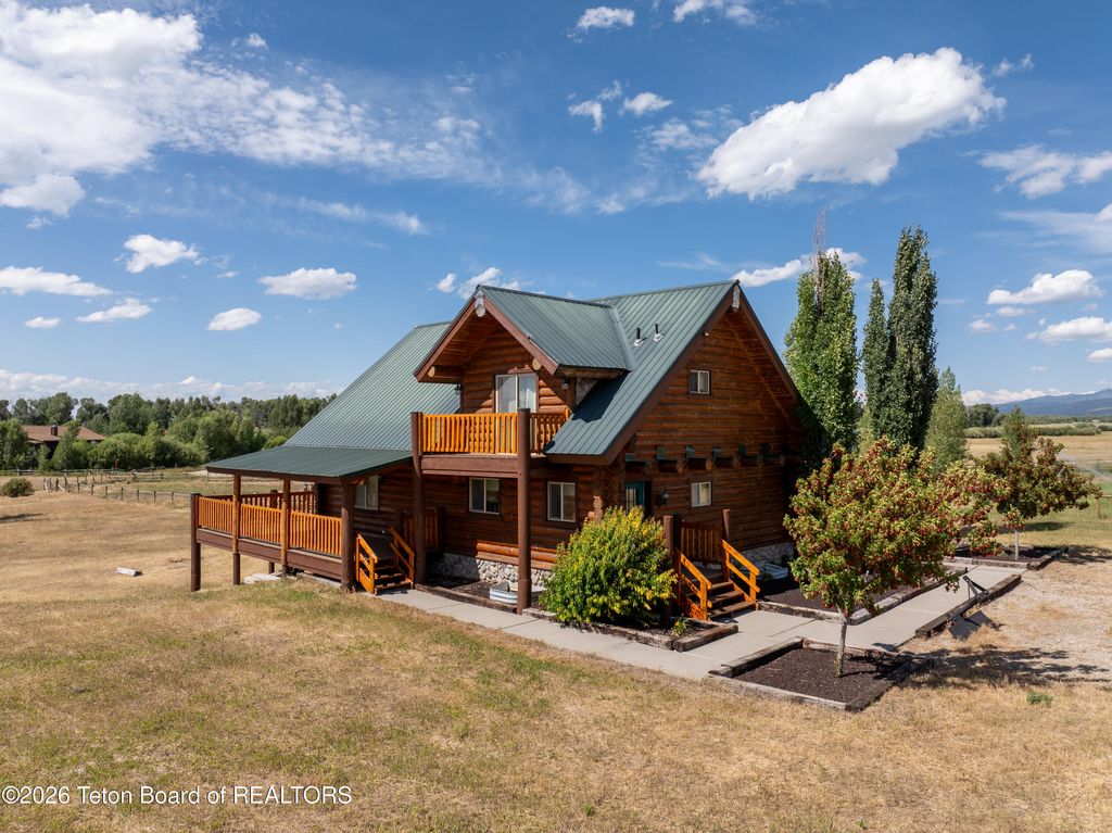1102 PINE VIEW Lane, Driggs, ID 83422