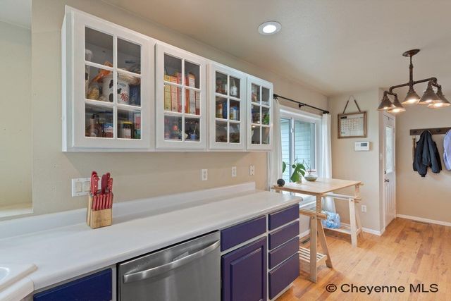 1112 CRESCENT DR, Cheyenne, WY 82007