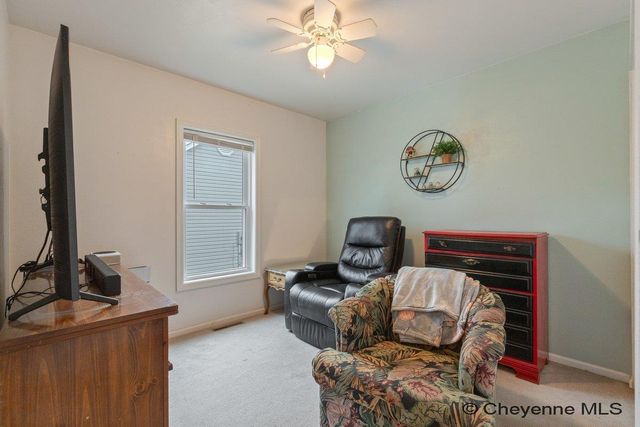 1112 CRESCENT DR, Cheyenne, WY 82007