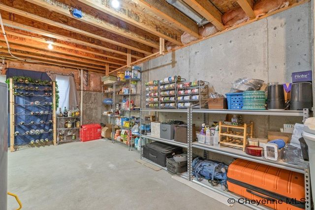 1112 CRESCENT DR, Cheyenne, WY 82007