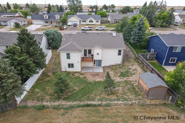 1112 CRESCENT DR, Cheyenne, WY 82007