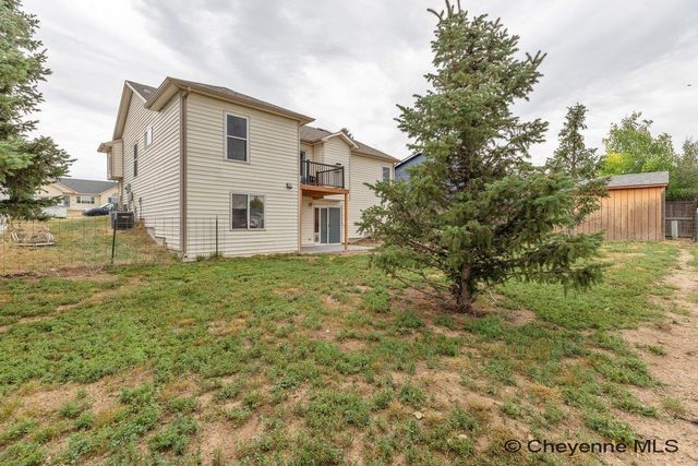 1112 CRESCENT DR, Cheyenne, WY 82007