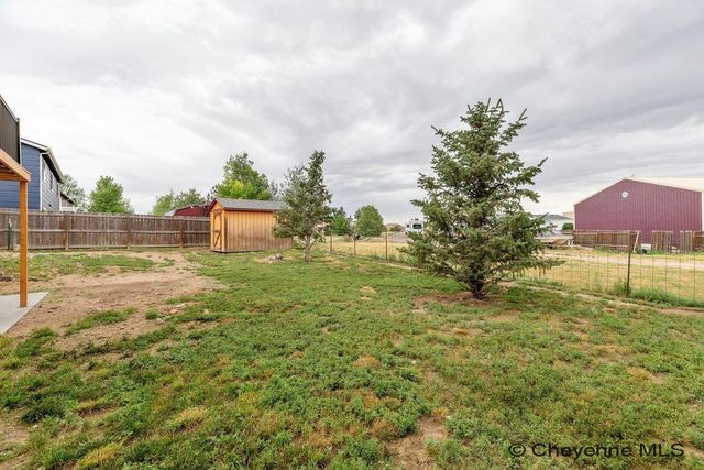 1112 CRESCENT DR, Cheyenne, WY 82007