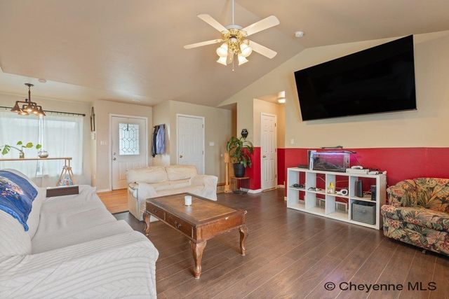 1112 CRESCENT DR, Cheyenne, WY 82007
