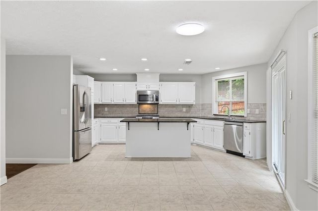 2824 Carriage Rowe, Duluth, GA 30096