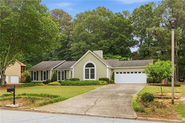 2824 Carriage Rowe, Duluth, GA 30096