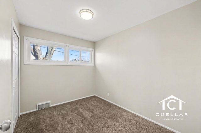 22521 E Schafer Street, Clinton Charter Twp, MI 48035