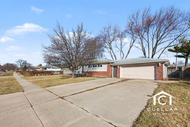 22521 E Schafer Street, Clinton Charter Twp, MI 48035