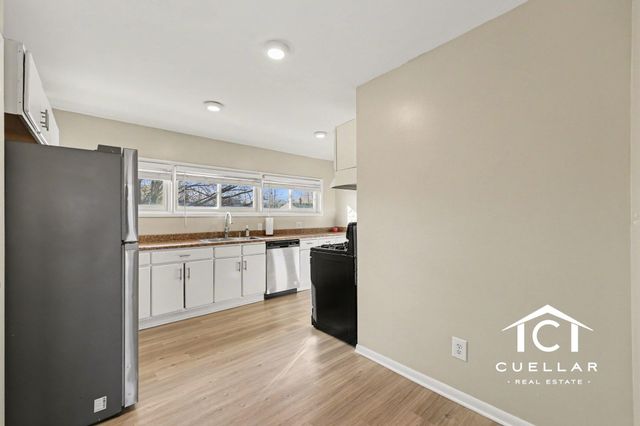 22521 E Schafer Street, Clinton Charter Twp, MI 48035