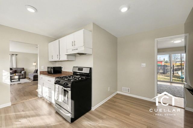 22521 E Schafer Street, Clinton Charter Twp, MI 48035