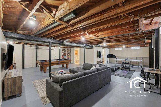 22521 E Schafer Street, Clinton Charter Twp, MI 48035