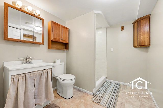 22521 E Schafer Street, Clinton Charter Twp, MI 48035