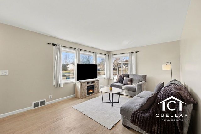 22521 E Schafer Street, Clinton Charter Twp, MI 48035