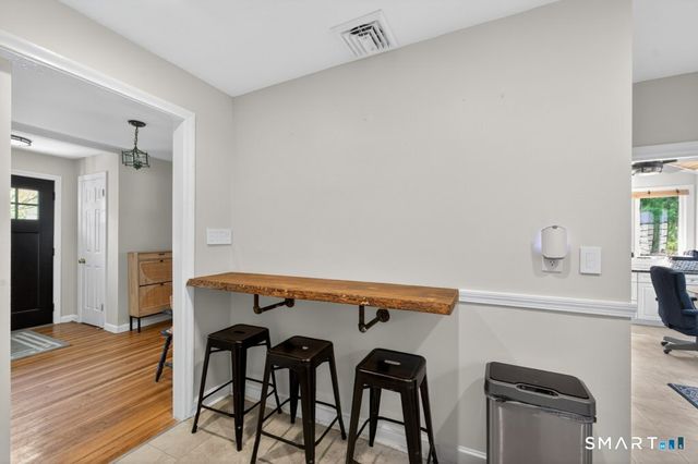 181 Crescent Circle, Cheshire, CT 06410