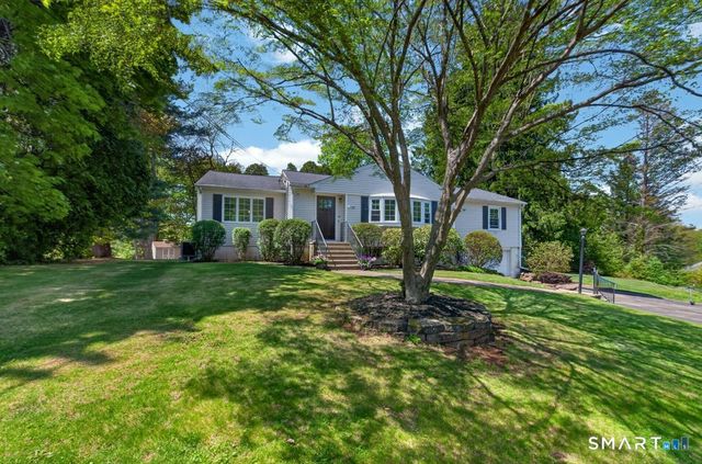 181 Crescent Circle, Cheshire, CT 06410
