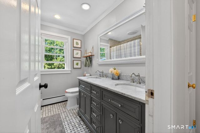 181 Crescent Circle, Cheshire, CT 06410