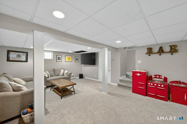 181 Crescent Circle, Cheshire, CT 06410