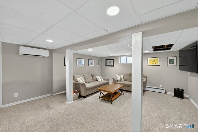 181 Crescent Circle, Cheshire, CT 06410