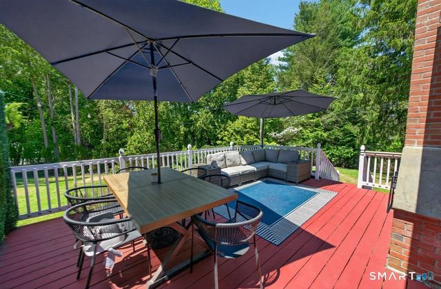 181 Crescent Circle, Cheshire, CT 06410