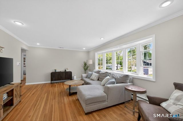 181 Crescent Circle, Cheshire, CT 06410