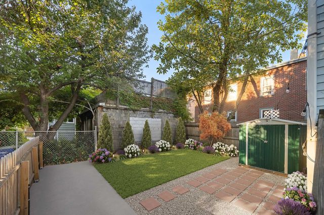 9 Andrew St, Cambridge, MA 02139
