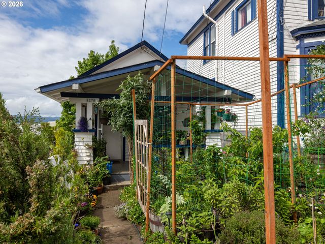1278 FRANKLIN Ave, Astoria, OR 97103