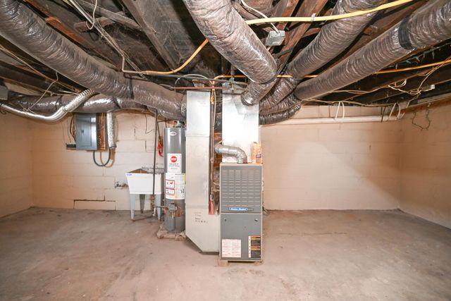 126 W Washington Avenue, Marion, OH 43302