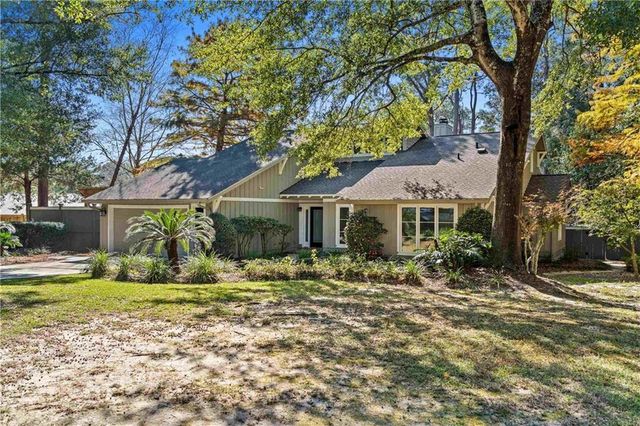 4 Leslie Court, Fairhope, AL 36532