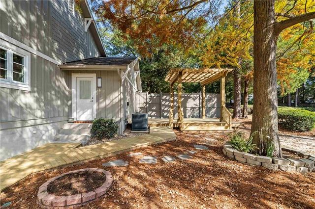 4 Leslie Court, Fairhope, AL 36532