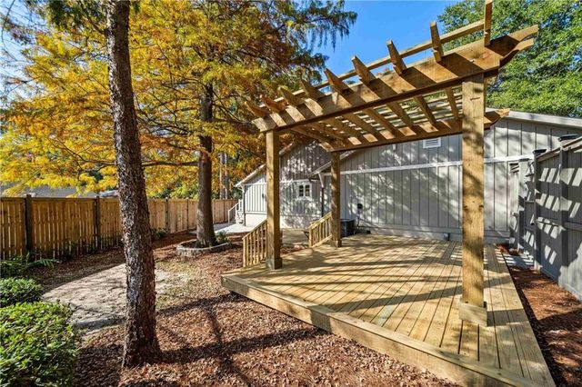 4 Leslie Court, Fairhope, AL 36532