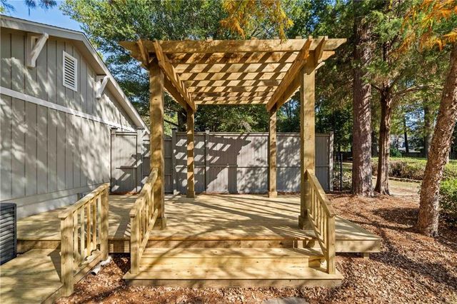 4 Leslie Court, Fairhope, AL 36532