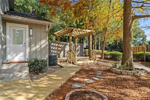 4 Leslie Court, Fairhope, AL 36532